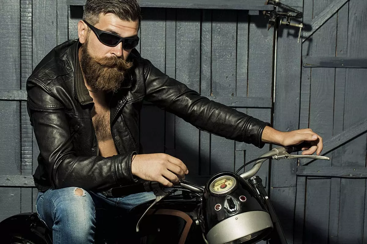 Occhiali moto, lo stile grintoso di un biker alla moda - TrueRiders