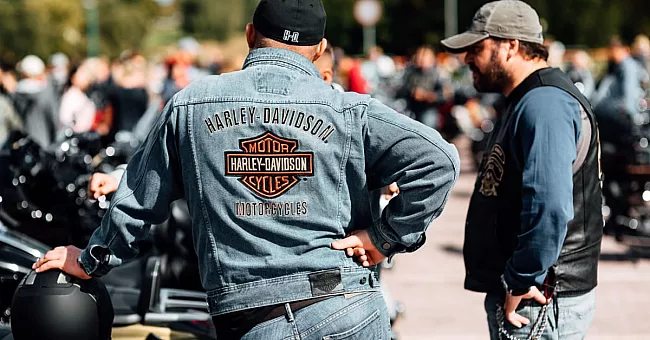 L abbigliamento giusto per guidare una Harley Davidson