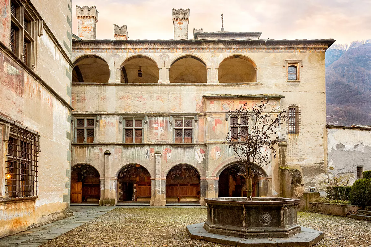 La Fontana del Melograno nel Castello di Issogne