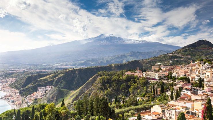 Mototurismo In Sicilia Itinerario In Moto Alle Pendici Dell Etna