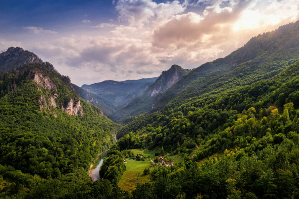 Qual è il canyon più profondo del mondo? 